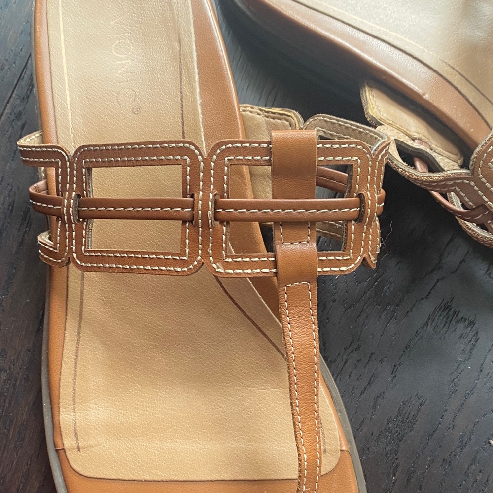 Vionic Alvara Tan Slide Sandals - Picture 4 of 7